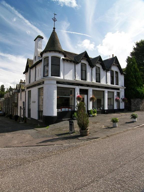 The Merryburn - Rooms And Courtyard Studios Dunkeld Room photo